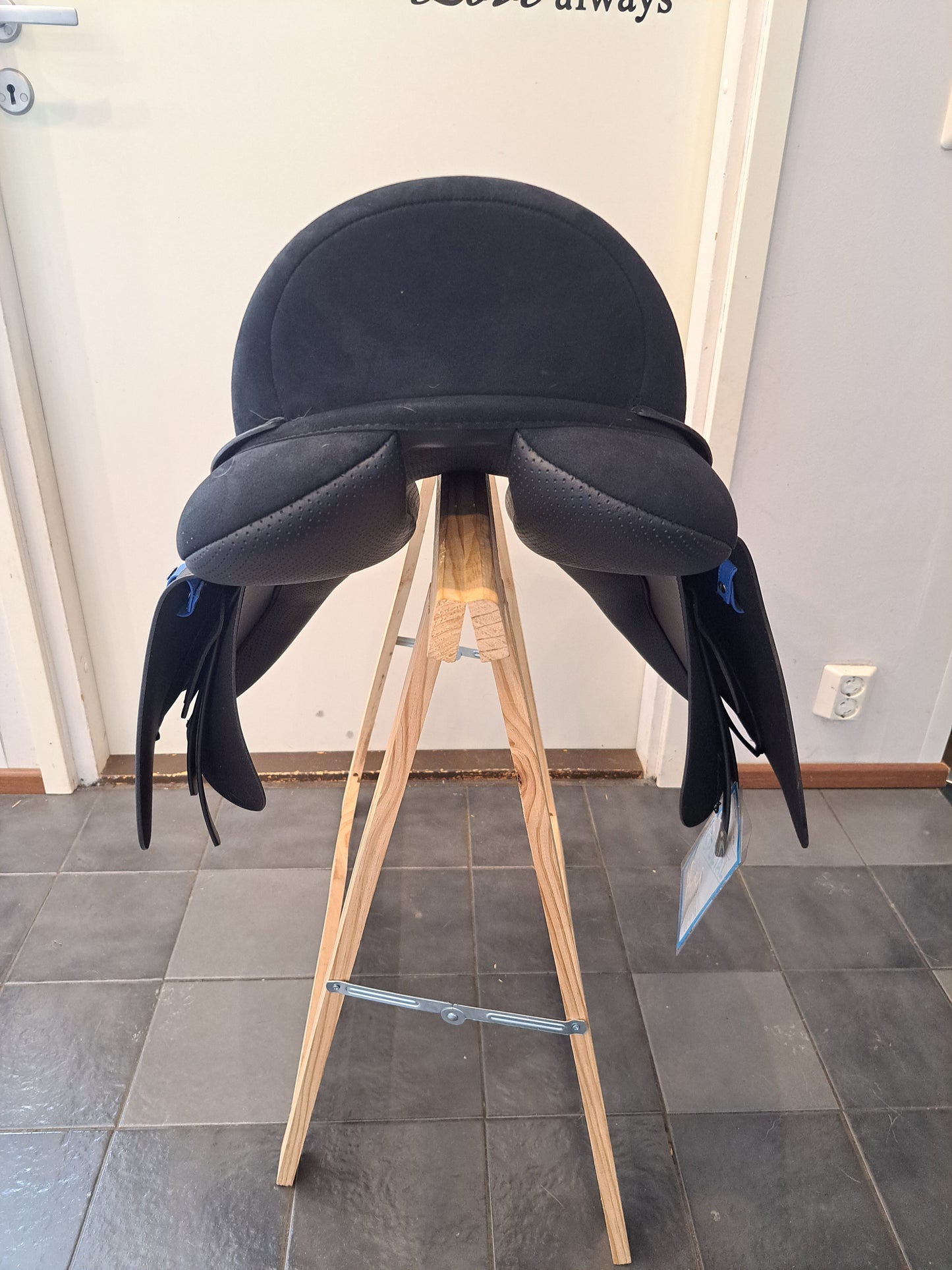 Wintec 2000 All Purpose 17"