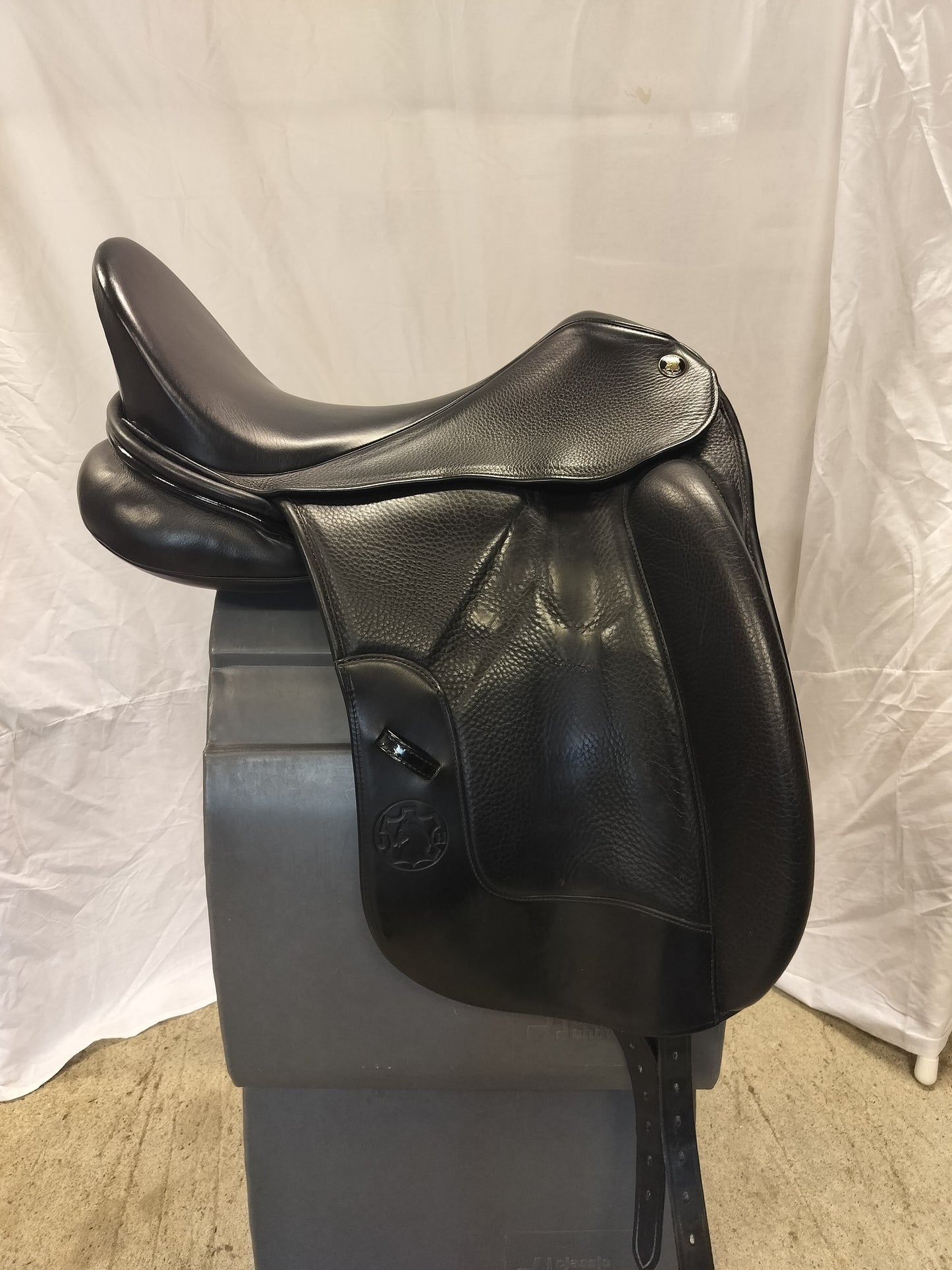 Hennig 17" MW