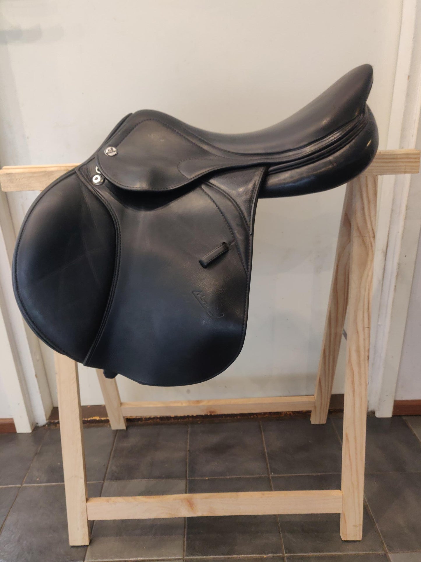 Prestige Meredith 17" 33
