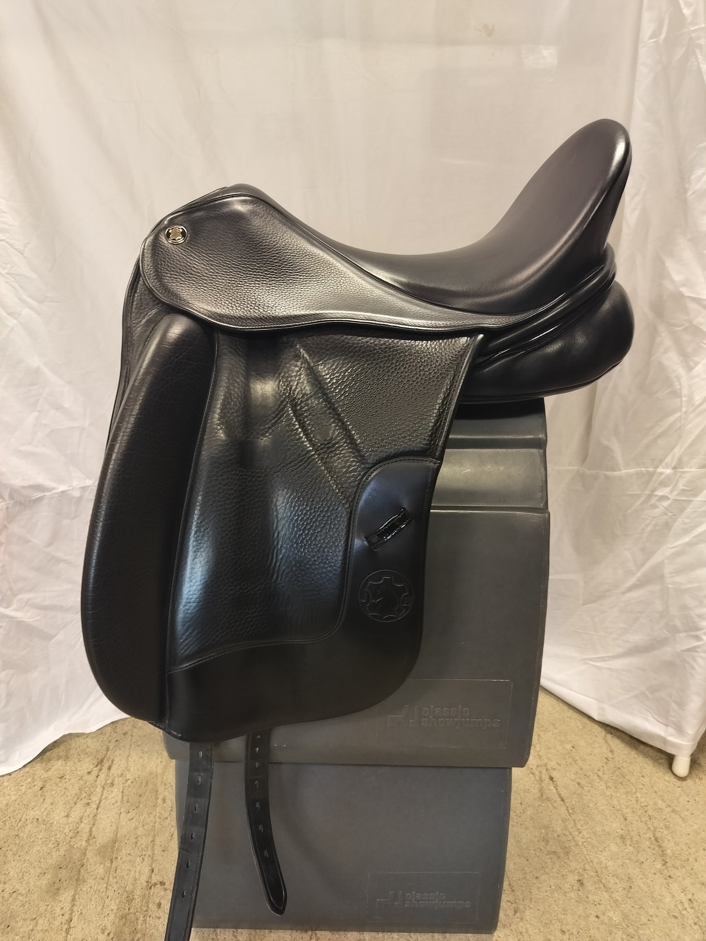Hennig 17" MW