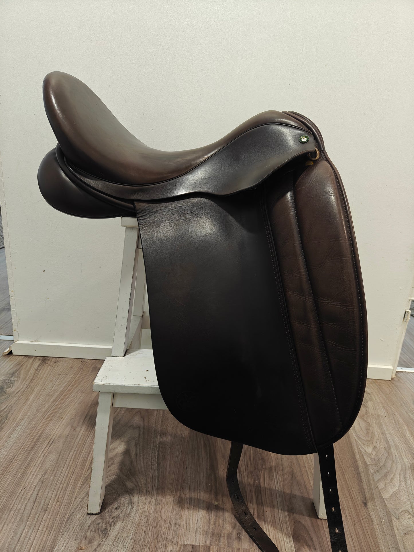 Crown by Ideal 17" W