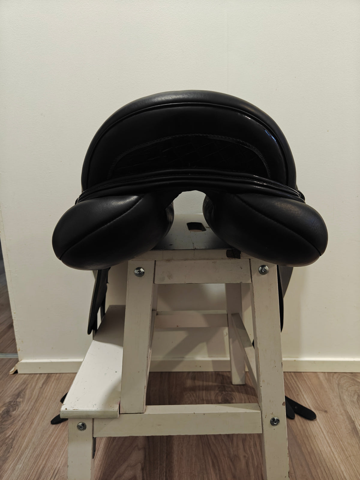 Kemnevall Theia 17"