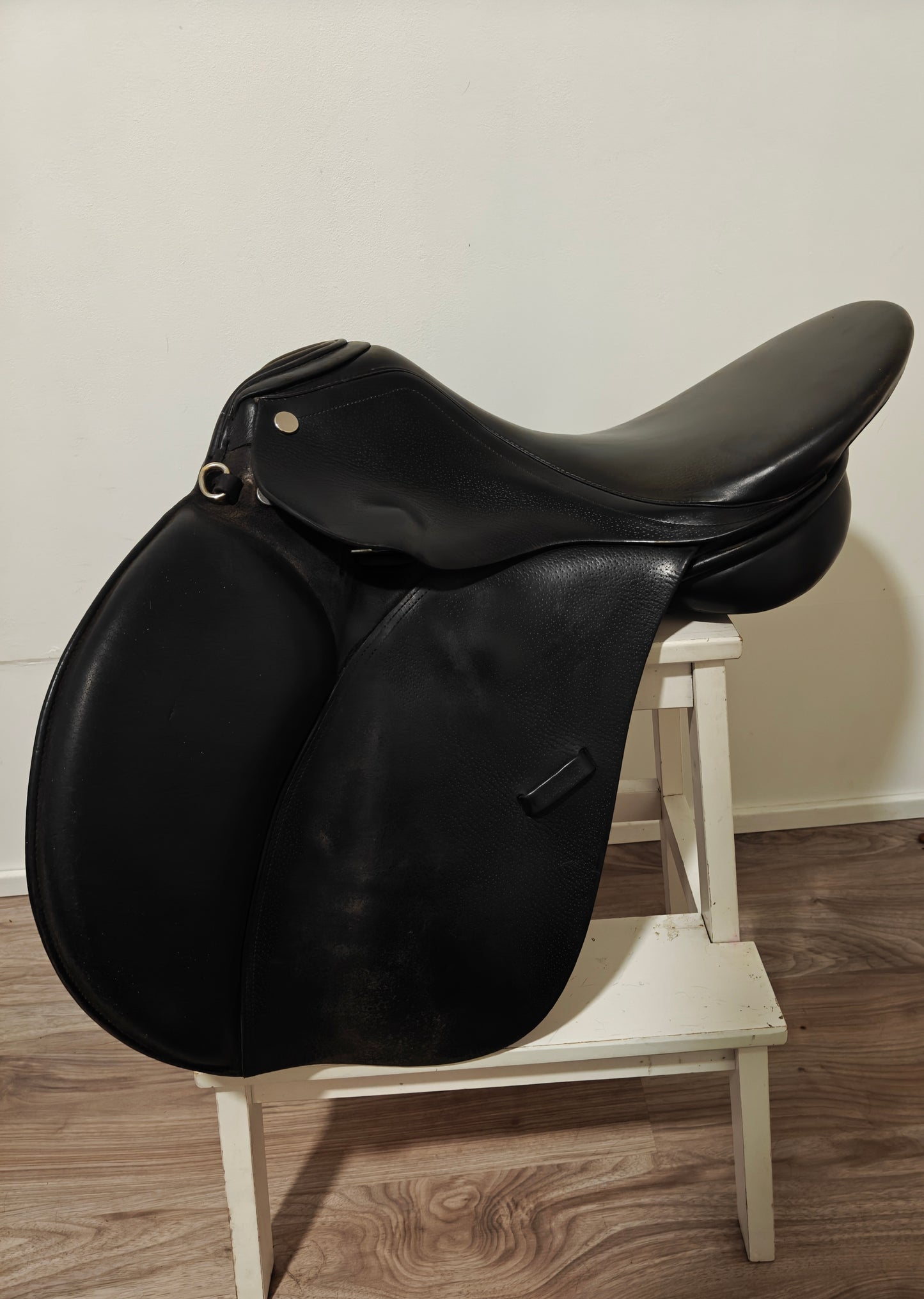 Mustang yleissatula 17" 31